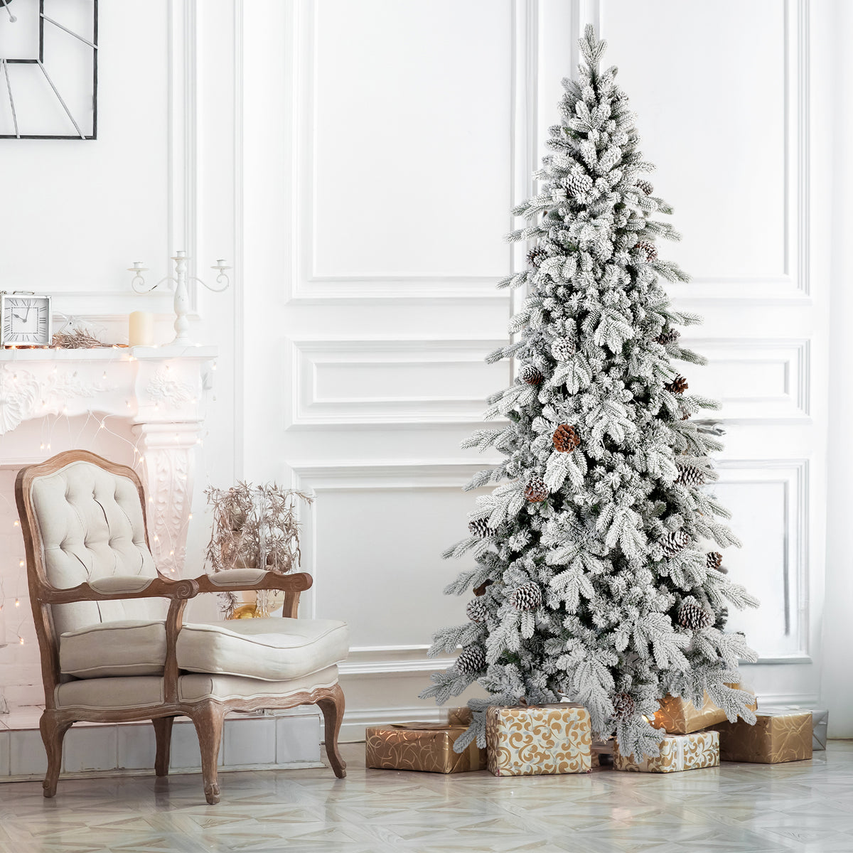 Flocked PE/PVC Christmas tree with hinged branches, 7.5-9 ft